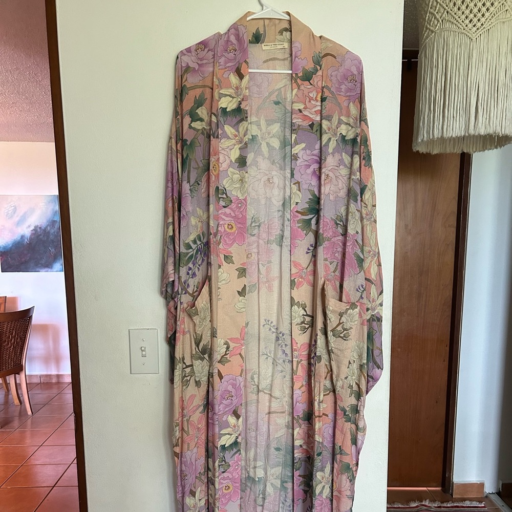 SPELL & THE GYPSY Lily maxi kimono robe M/L with tie, excellent condition